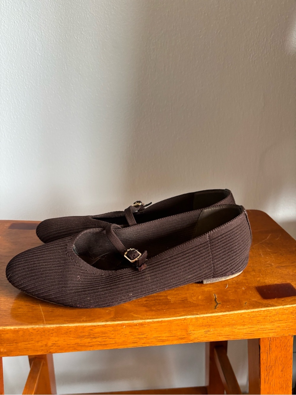 MIA brown knit flats